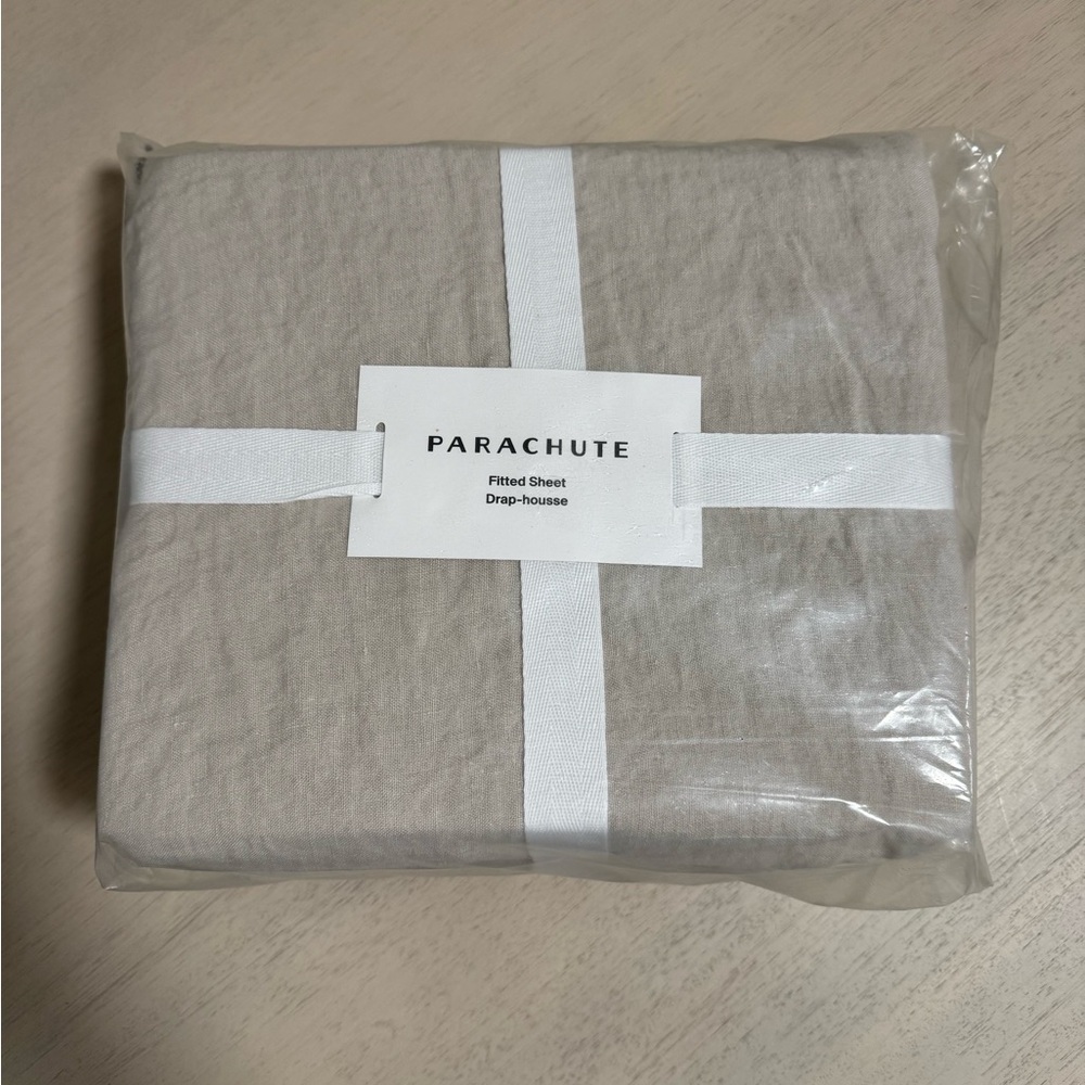 Parachute Queen Fitted Sheet - Color: Bone
